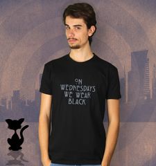 Herren T-Shirt On Wednesdays We Wear Black