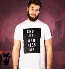 Herren T-Shirt Shut Up And Kiss Me